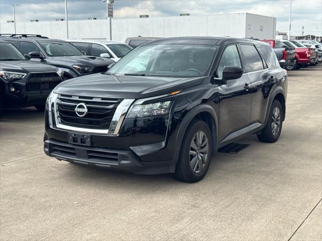 2025 Nissan Pathfinder S