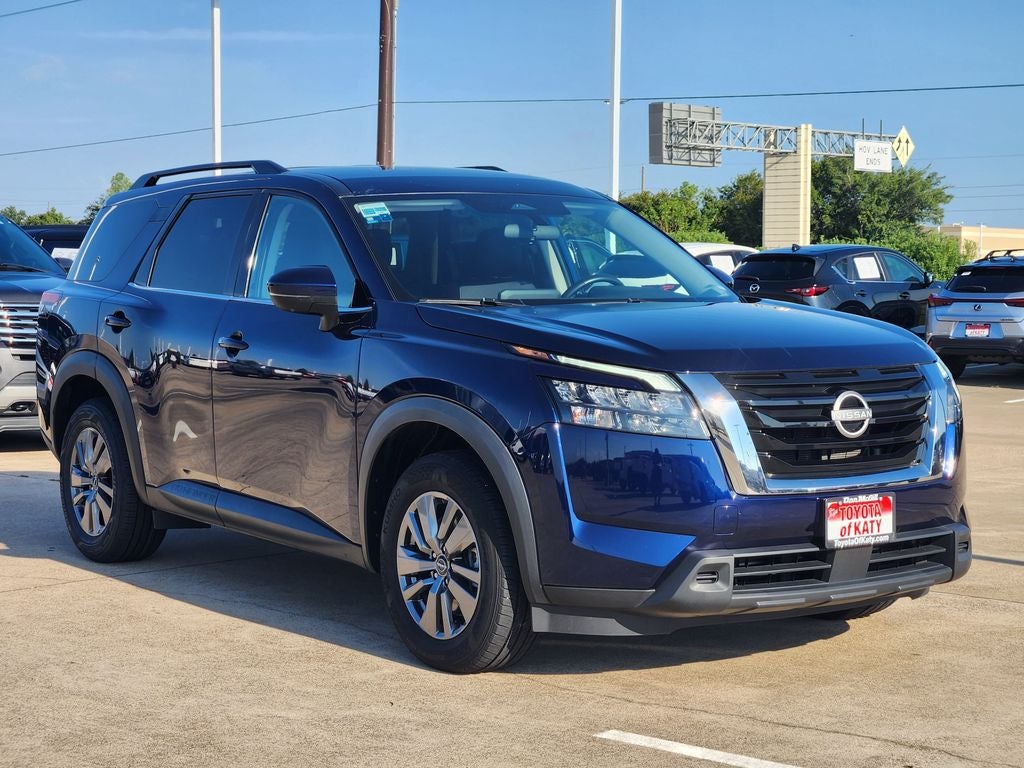 2025 Nissan Pathfinder SV