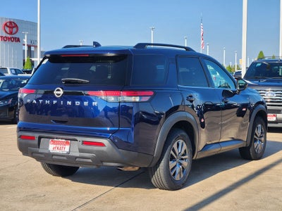 2025 Nissan Pathfinder SV