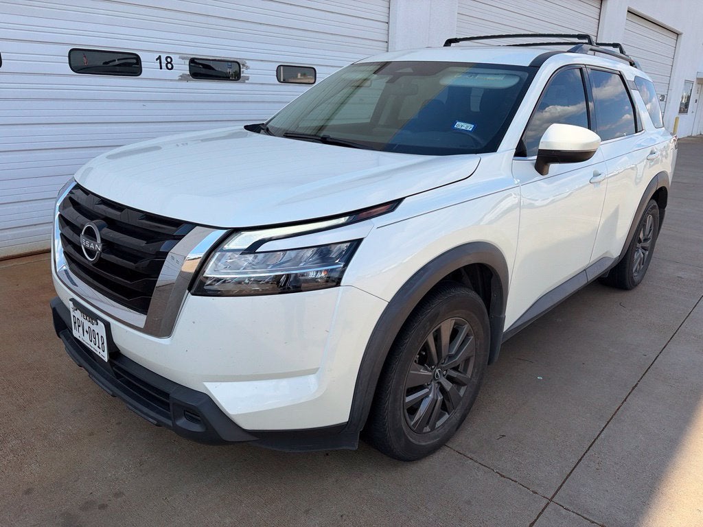 2022 Nissan Pathfinder SV