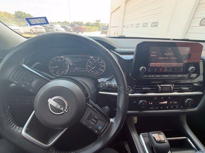2022 Nissan Pathfinder SV
