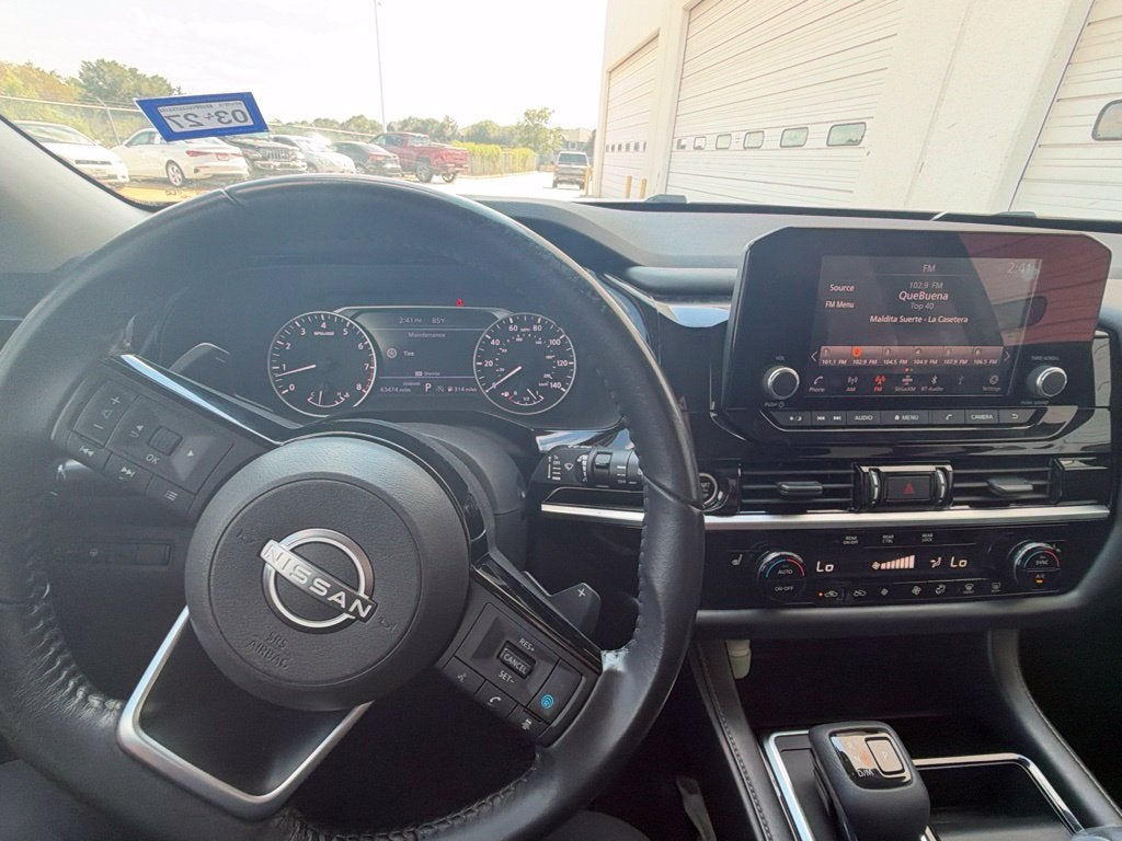 2022 Nissan Pathfinder SV