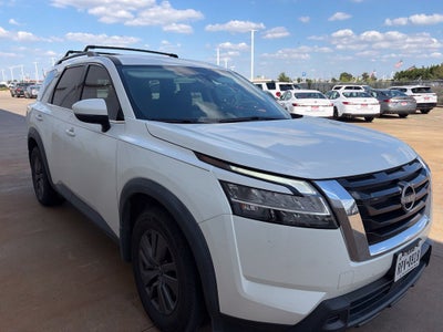 2022 Nissan Pathfinder SV