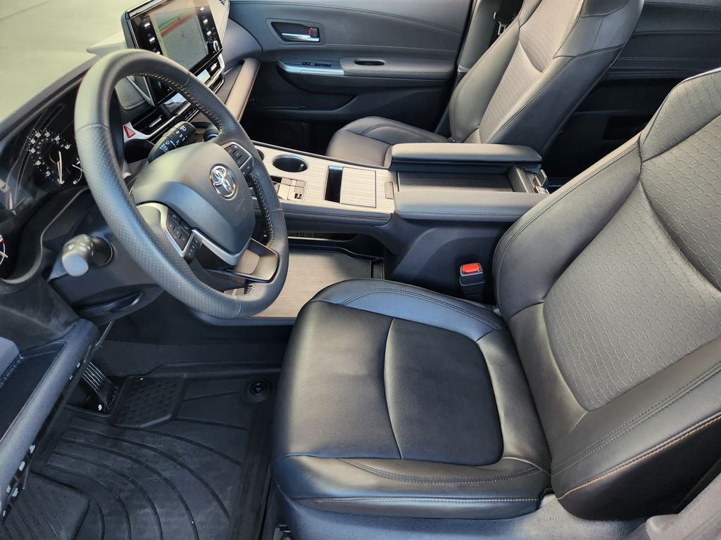 2024 Toyota Sienna Woodland Edition