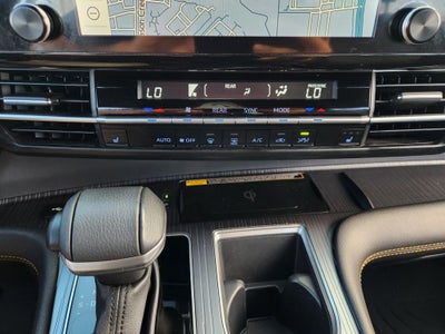 2024 Toyota Sienna Woodland Edition