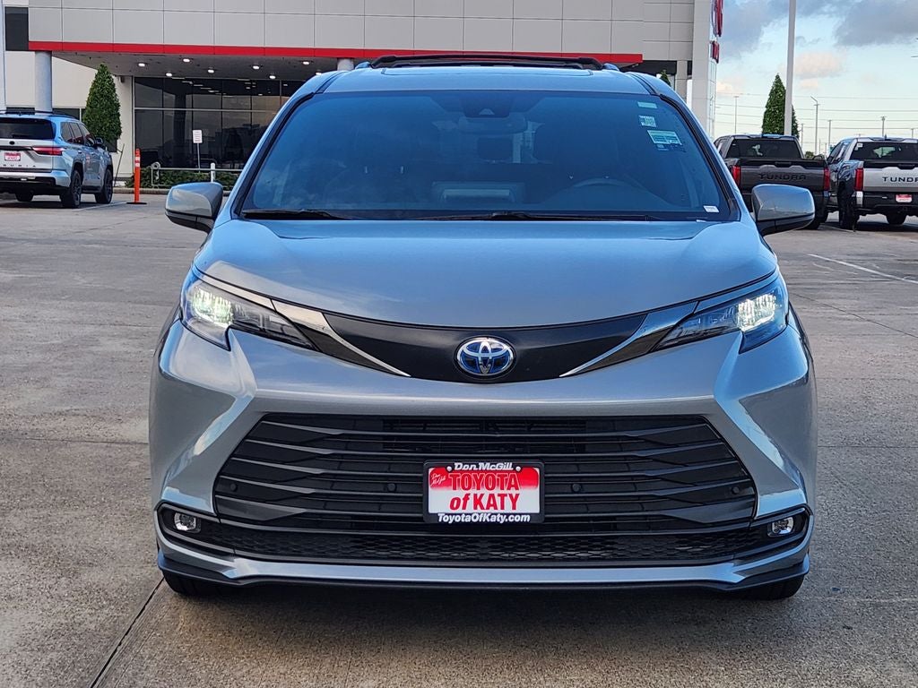 2024 Toyota Sienna Woodland Edition