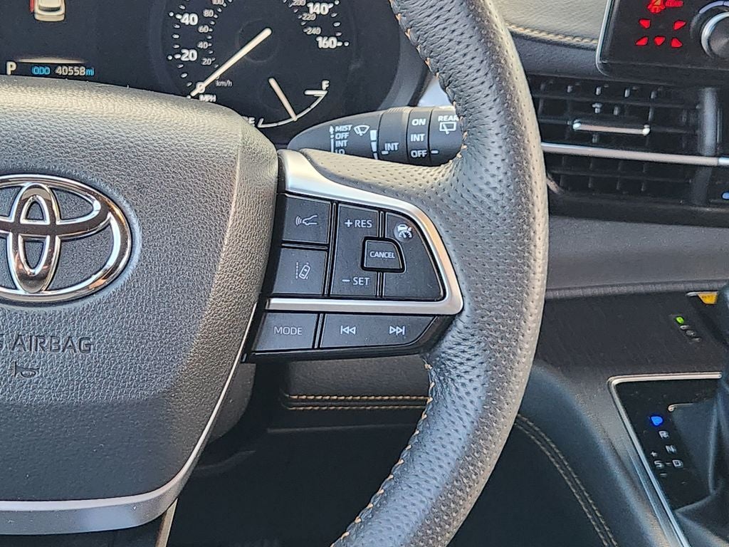2024 Toyota Sienna Woodland Edition