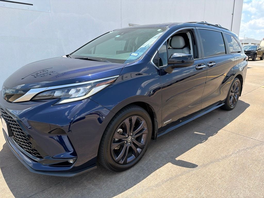 2021 Toyota Sienna XSE 7 Passenger
