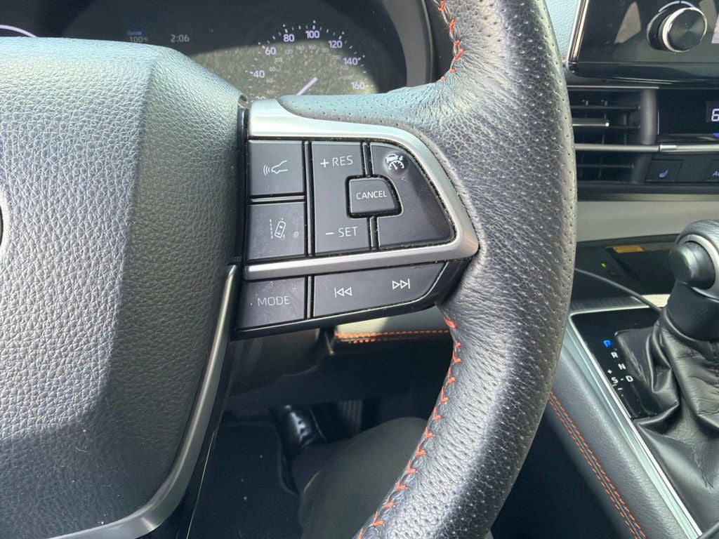 2021 Toyota Sienna XSE 7 Passenger