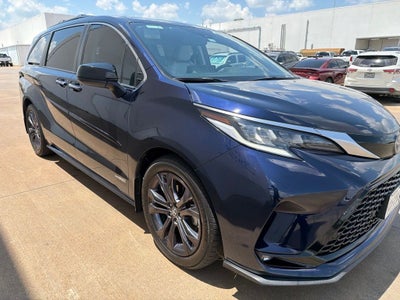 2021 Toyota Sienna XSE 7 Passenger