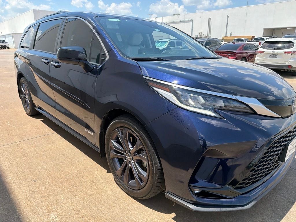 2021 Toyota Sienna XSE 7 Passenger