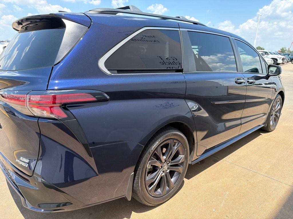2021 Toyota Sienna XSE 7 Passenger