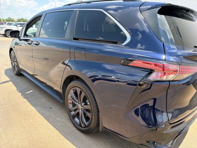 2021 Toyota Sienna XSE 7 Passenger