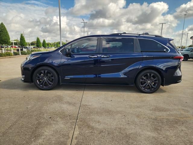 2021 Toyota Sienna XSE 7 Passenger