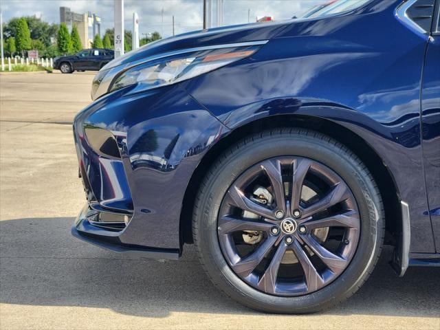 2021 Toyota Sienna XSE 7 Passenger