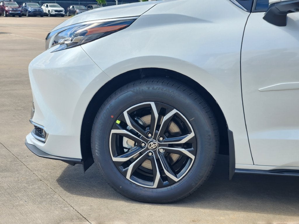 2026 Toyota Sienna Platinum 7 Passenger