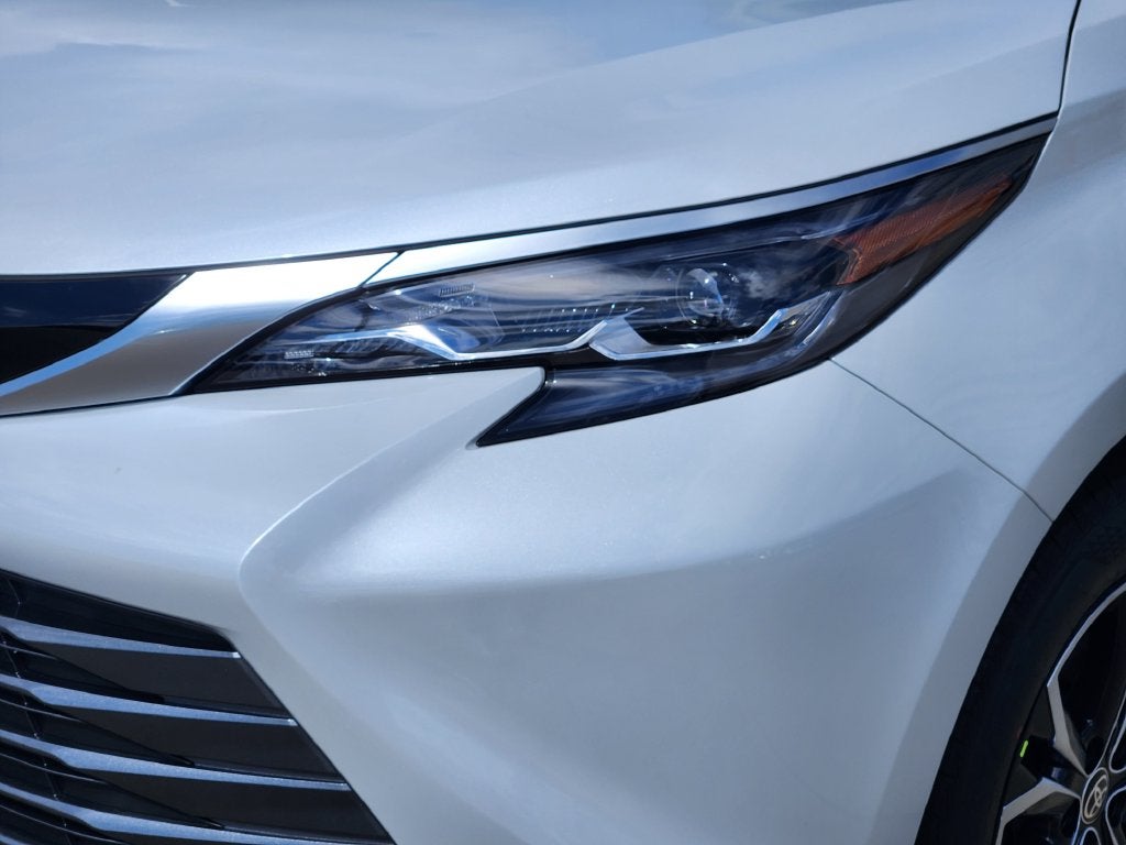 2026 Toyota Sienna Platinum 7 Passenger