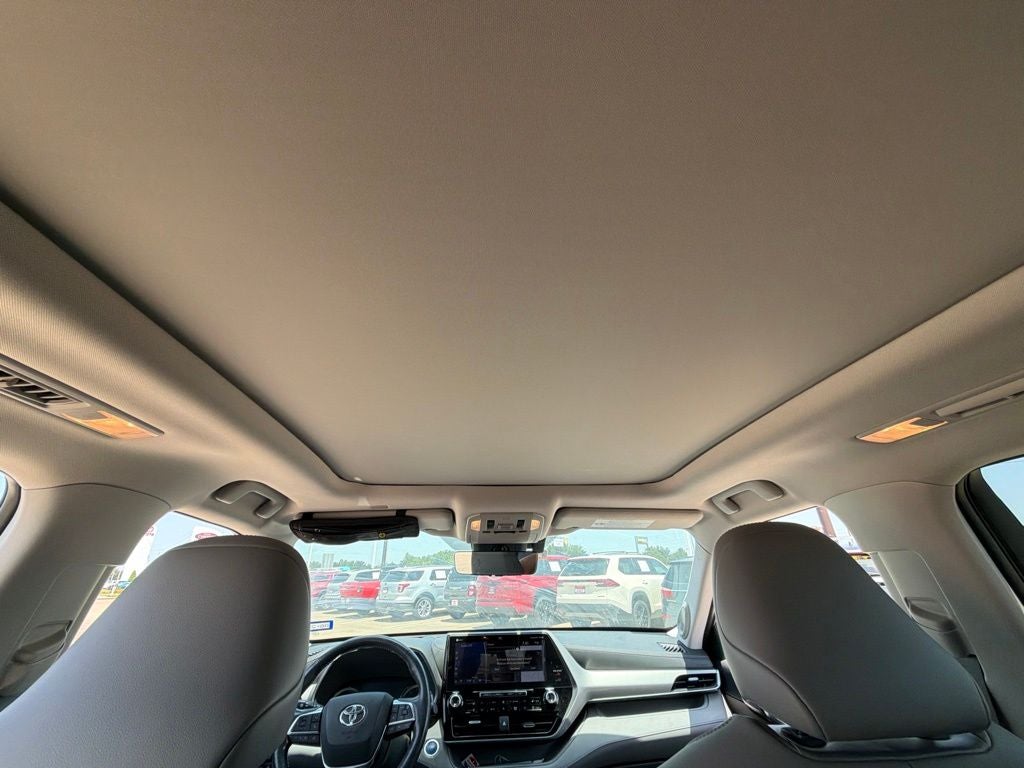 2021 Toyota Highlander Hybrid Platinum