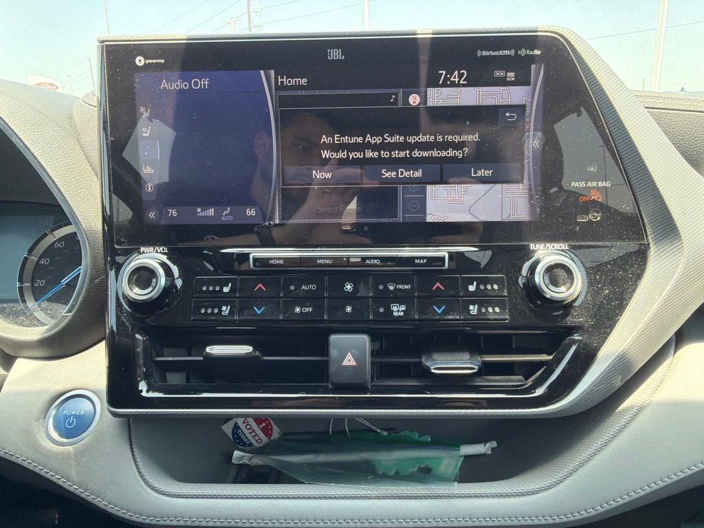 2021 Toyota Highlander Hybrid Platinum
