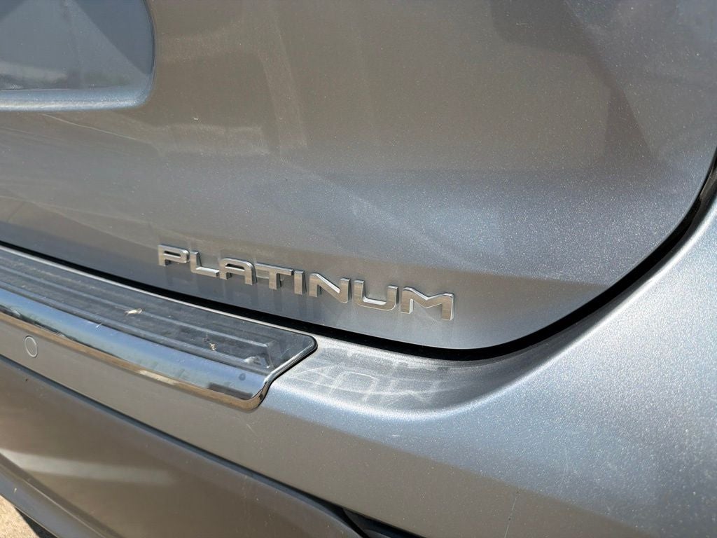 2021 Toyota Highlander Hybrid Platinum