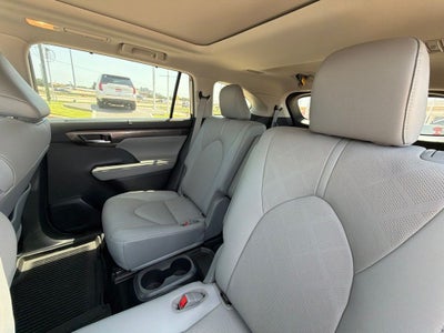 2021 Toyota Highlander Hybrid Platinum