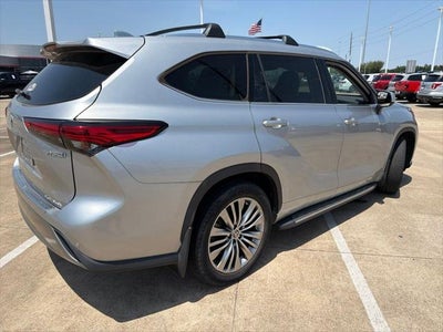 2021 Toyota Highlander Hybrid Platinum