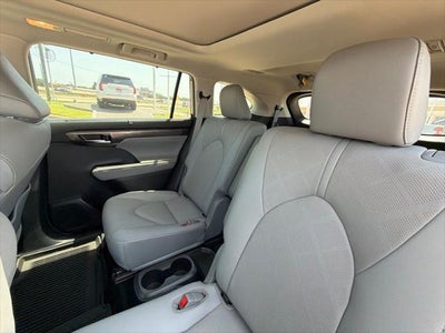 2021 Toyota Highlander Hybrid Platinum