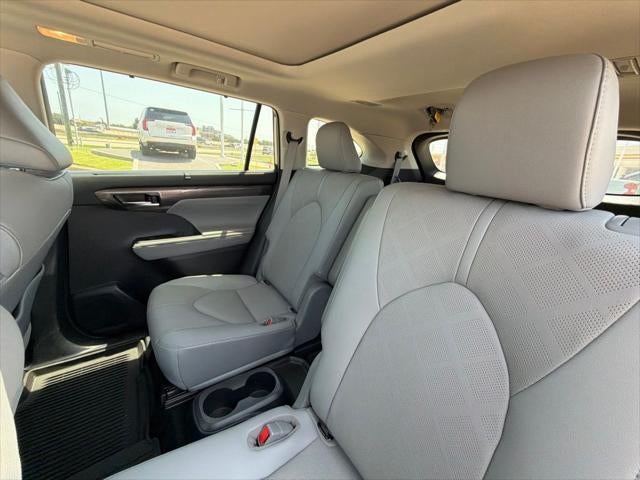 2021 Toyota Highlander Hybrid Platinum