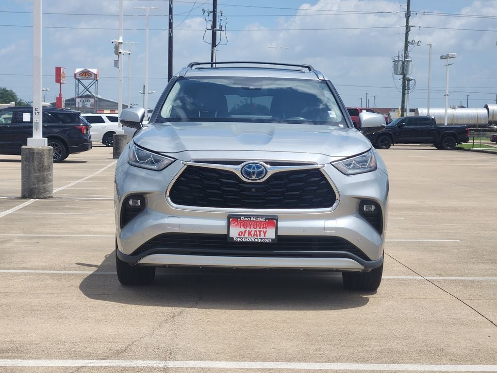 2021 Toyota Highlander Hybrid Platinum