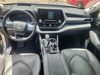 2021 Toyota Highlander Hybrid Platinum