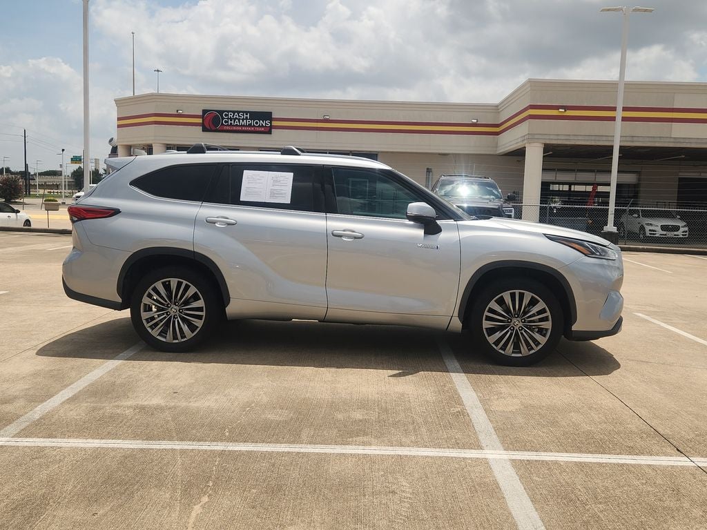 2021 Toyota Highlander Hybrid Platinum