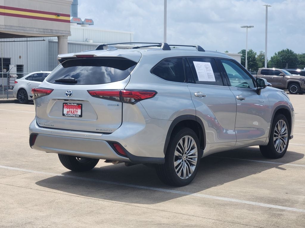 2021 Toyota Highlander Hybrid Platinum