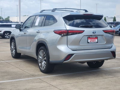 2021 Toyota Highlander Hybrid Platinum