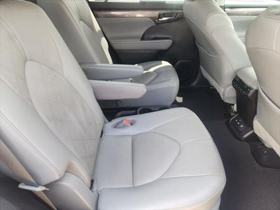2021 Toyota Highlander Hybrid Platinum