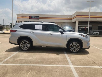 2021 Toyota Highlander Hybrid Platinum