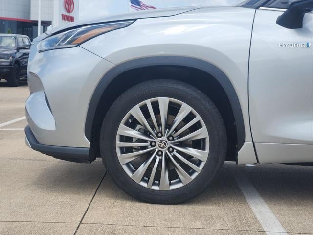 2021 Toyota Highlander Hybrid Platinum
