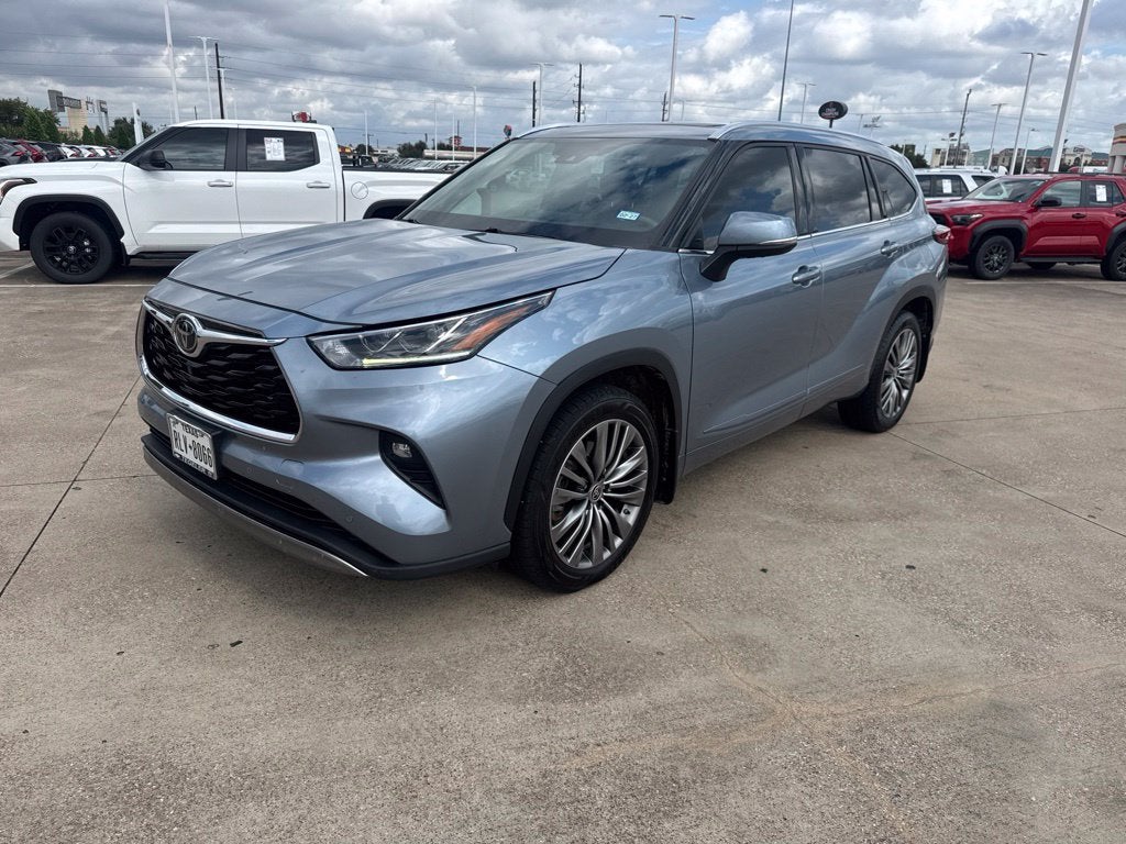 2022 Toyota Highlander Platinum