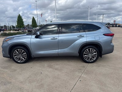 2022 Toyota Highlander Platinum