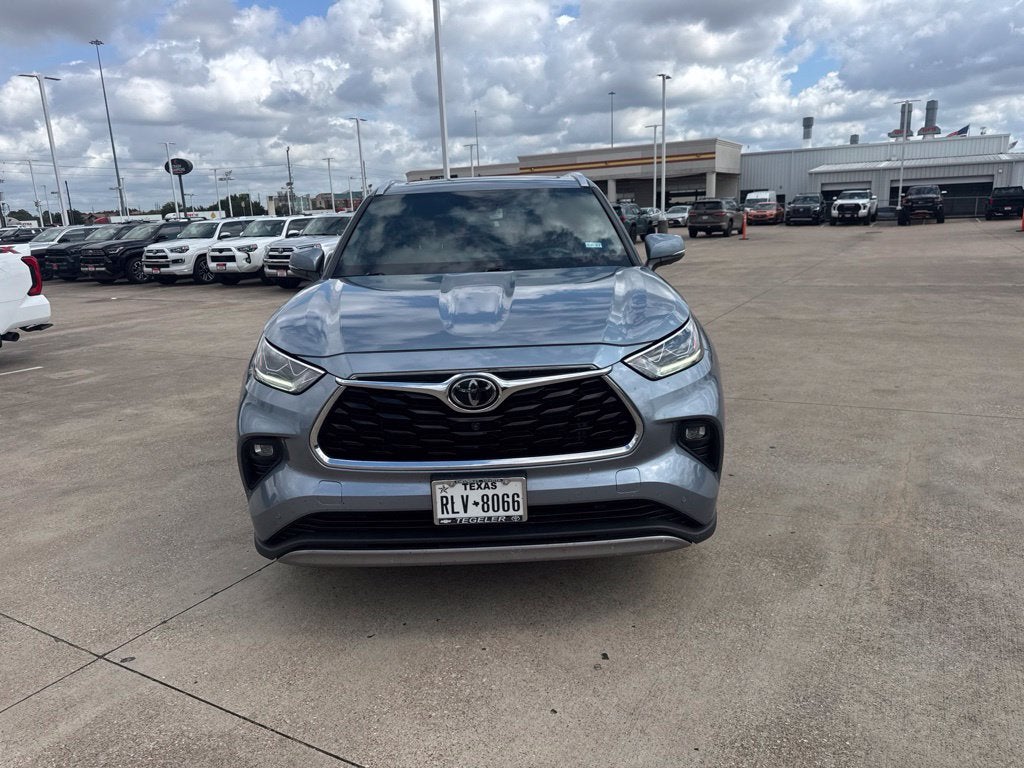 2022 Toyota Highlander Platinum