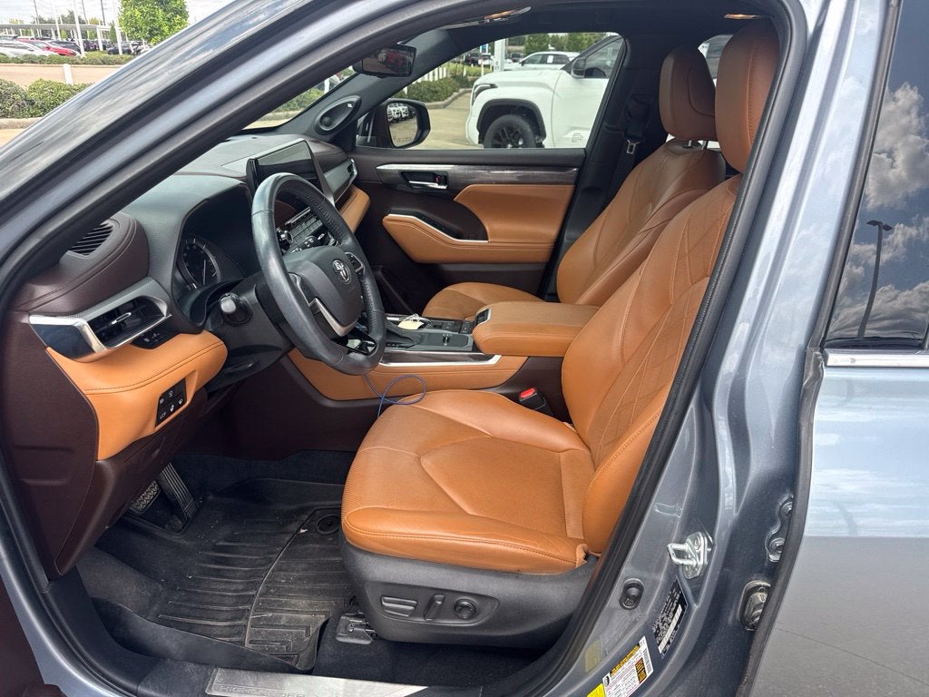 2022 Toyota Highlander Platinum