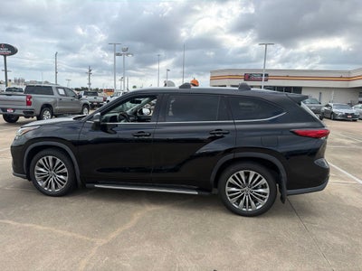 2022 Toyota Highlander Platinum