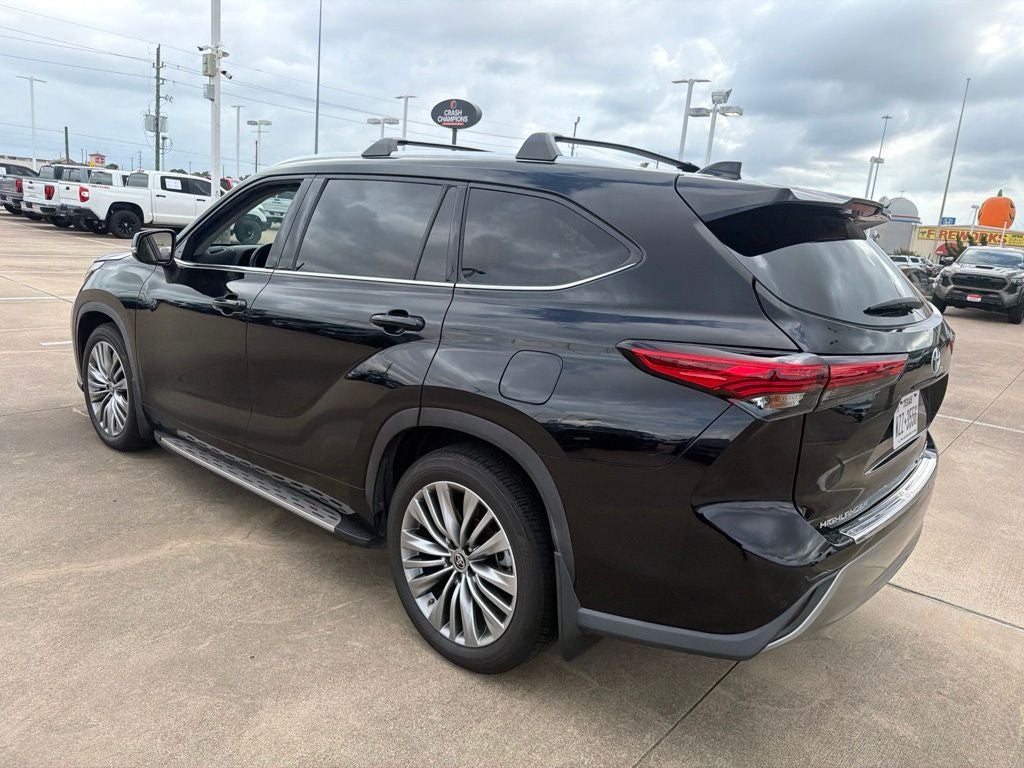 2022 Toyota Highlander Platinum