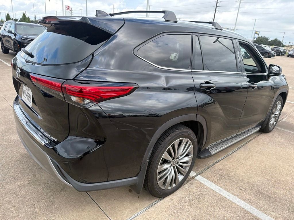 2022 Toyota Highlander Platinum