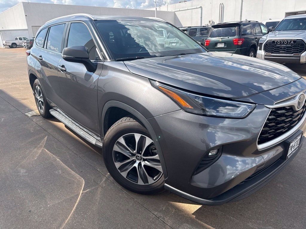 2023 Toyota Highlander Hybrid XLE