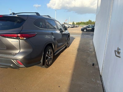 2023 Toyota Highlander Hybrid XLE