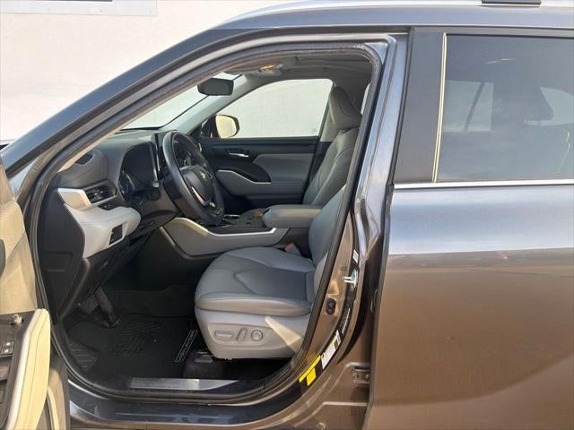 2023 Toyota Highlander Hybrid XLE