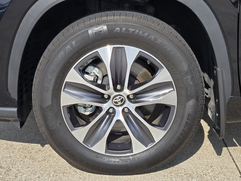 2024 Toyota Highlander Hybrid XLE