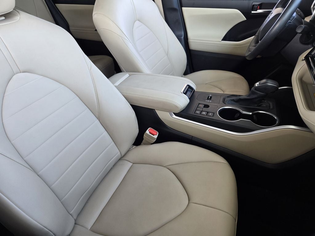 2024 Toyota Highlander Hybrid XLE