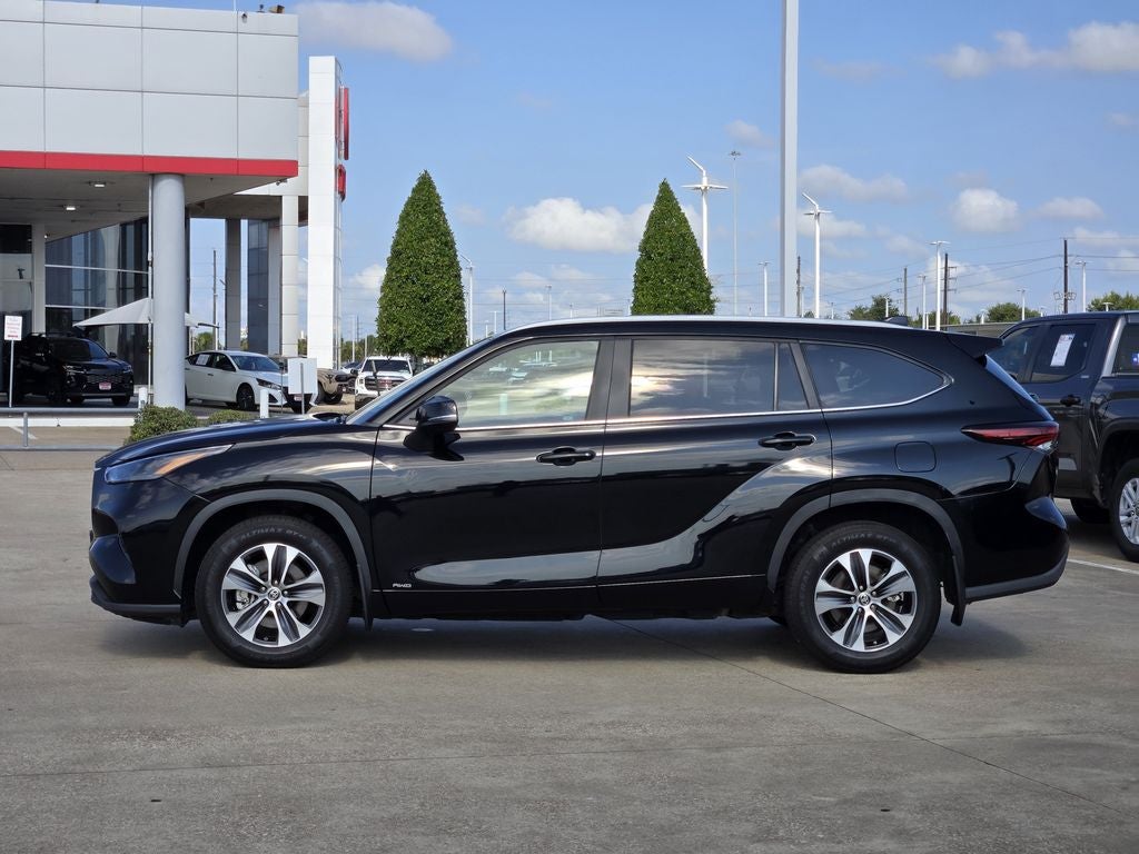 2024 Toyota Highlander Hybrid XLE