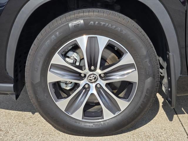 2024 Toyota Highlander Hybrid XLE